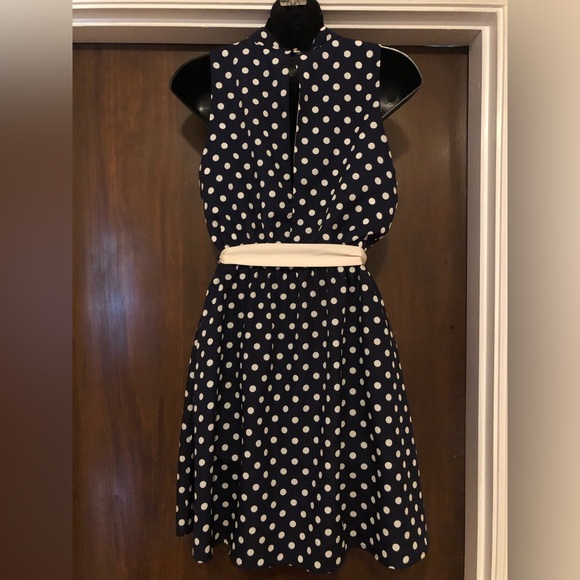 Blue and white polka dotted sleeveless dress - size M - 32 inch length - Picture 2 of 3